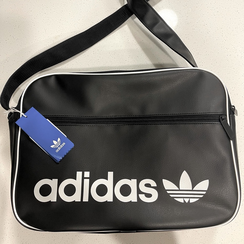 Adidas Airliner messenger bag